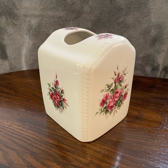 Vintage Ceramic Rose Print Tissue Box Cover - Picture 1 of 8
